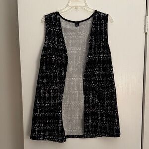 SHEIN Black and White Sleeveless Open Front Top